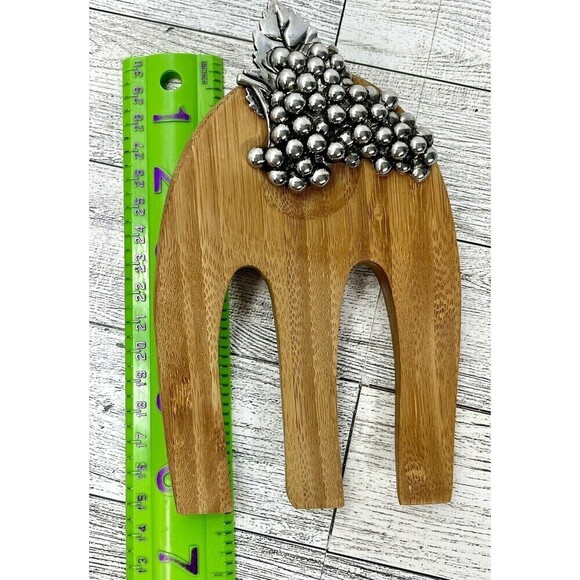 MudPie Wood & Silver Metal Grapes Salad Hands Servers Fruit Coastal Summer Party - Picture 6 of 8